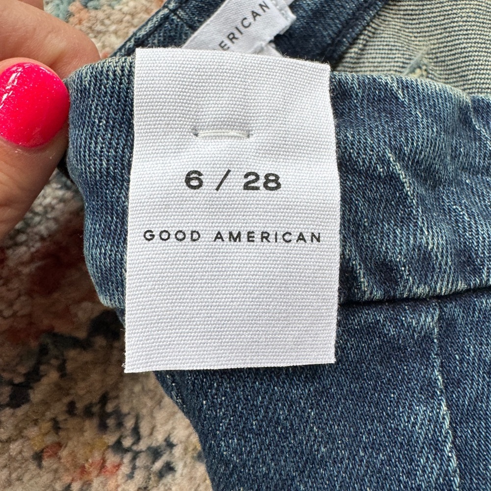 NWT Good American 90’s Pleated Denim Trousers
Size 6 - Picture 10 of 10